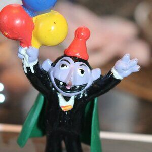 Vintage 1980's Sesame Street The COUNT with BALLOONS 3inch PVC Figure Applae